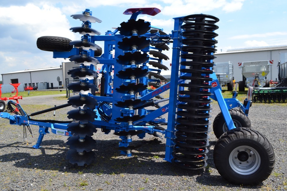 Brona talerzowa hydraulicznie składana p&oacute;łzawieszana BTH-PZ PREMIUM MULTICUT PRO 4,5 m  