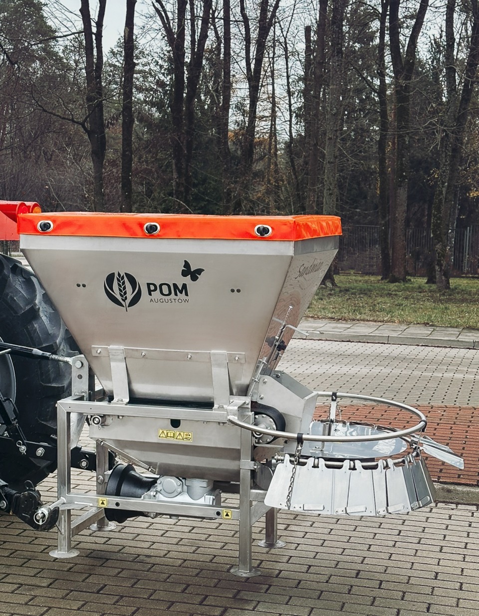 Rozsiewacz komunalny SANDMAN INOX N031/2 z modułem wibracyjnym 